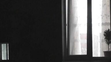 Guardare. Spiare. Spiare. Voyeur. Il vicino di casa di sera guarda nella finestra della camera da letto di una donna nuda Madre che vorrei scopare. La madre di Hawt Id like to fuck si masturba la fessura succosa e riceve un big O duro come la roccia. Dita - 15 image