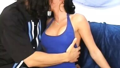 Le sexe pour une mère que jaimerais baiser et qui a envie dune crème pour la bite et la boule, sc 1