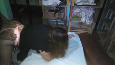Bu Chab bana sakso çekiyor ve ben de pembe kayışlı bir fahişeyi dörtte bir sikiyorum - 12 image