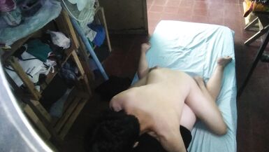 Je baise ma copine à quatre pattes avec son routeur de string la nuit quand ma copine cocufiée sen va. - 11 image