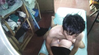 Je baise ma copine à quatre pattes avec son routeur de string la nuit quand ma copine cocufiée sen va. - 14 image