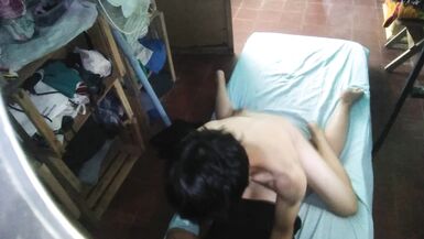Je baise ma copine à quatre pattes avec son routeur de string la nuit quand ma copine cocufiée sen va. - 15 image