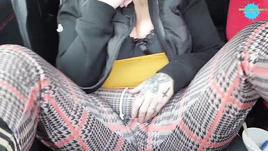 Wife bonks Herself in car as I drive - 4 image