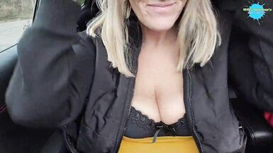 Wife bonks Herself in car as I drive - 5 image