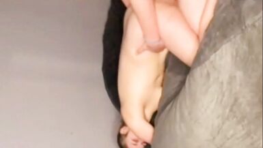 Я трахаю одного из своих подписчиков в то время, когда муженек находится в соседней комнате. - 15 image
