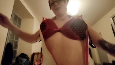 Leeloo,Breasty nurse oils up her mounds previous to banging with her patient - 2 image