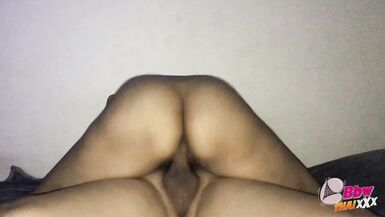 La mère qui veut baiser 40 ans sexe lascive la mère qui veut bousculer une bite pour un sperme - 4 image