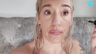 Topless housewife getting willing - 11 image