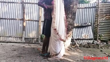 Al aire libre de mierda por local Sonali Bhabi ( Película Oficial Escena Por Villagesex91 ) - 3 image