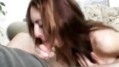 Schlank hottie licks und engulf schwanz - 15 image