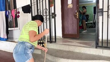 I fuck with my stepmother and this babe squirts - 1 image