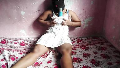 Desi Indian Bhabhi Ne Apni Choot Me Bottle Daal Di Muff Fingering Desi Indian Angel desi indian bhabhi put bottle in her - 2 image