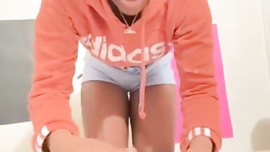 YOUTUBE WEEDTUBER BLACKGIRL FEMALE STONER POTHEAD ROLLS WEEDSMOKE LISTEN RAP WIZKHALIFA+GREATER AMOUNT MUSIC - 13 image