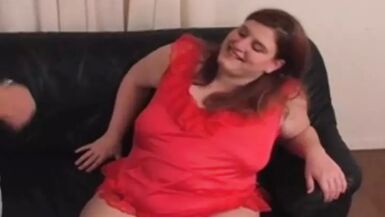 mulher grande e bonita A gaja é tão boa quando a gaja bate uma punheta ao seu rapaz - 1 image