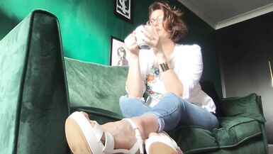 Worship my feet whilst I ignore u - Countess Diamond Foot Fetish - 2 image