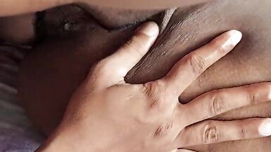 REAL AMETURE LASCIVIOUS WIFE'S JUICY SLIT LICKING DURING THE TIME THAT BANGING WITH SEX-TOY - 4 image