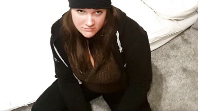 Cette femme qui vivait dans la rue près de chez moi, ma donné du sexe pour fumer et avaler. Pas de Fuck-Rubber, VRAI - 5 image