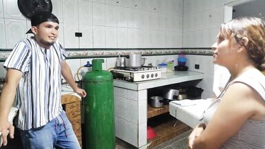I fuck the gracious plumber until this guy cums on my face - 3 image