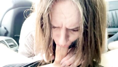 Esposa infiel sale en secreto con un aliado y lo copula en el coche con creampie - 5 image