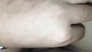 Ma jolie demi-sœur se fait baiser par un inconnu dans un bain public - 5 image