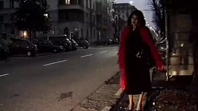 La fête de la baise pour une mère lubrique Jaimerais baiser avec sa fente touffue et trempée - 1 image