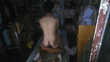 Le subo el vestido le corro la tanga y me la culeo entre los cajones de ropa - 1 image