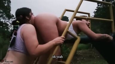 A lécart de la ville, je baise le tunnel damour avec mon meilleur allié - porno en espagnol - 14 image