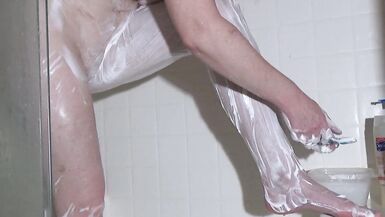 LARGE CLITORIS SHAVING HAWT LEGS SEXY mother I'd like to fuck!!! - 2 image