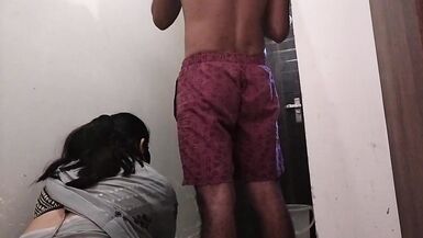 Malik Ke Bete Ne Kaam-wali Bai Sonu Ki Burr Faad Chuda kiya