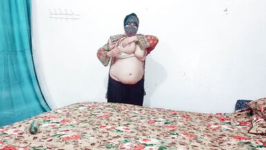 Hot Indian Breasty Mother Id Like To Fuck with Flawless Natural Milk Shakes - 2 image
