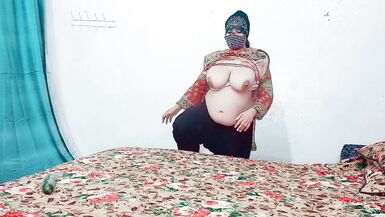 Hot Indian Breasty Mother Id Like To Fuck with Flawless Natural Milk Shakes - 3 image