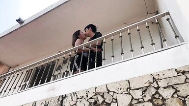 ma belle-mère membrasse et me demande de la baiser dans sa récente demeure avant que mon père narrive porno en espagnol deuxième partie