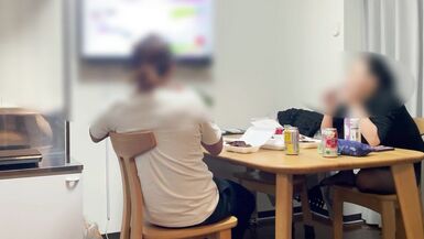 Echte nicht-professionelle japanische intime Episode zu Hause während der Zeit, in der ihr Ehepartner weg ist, glamouröse ältere Frau 52 - 7 image