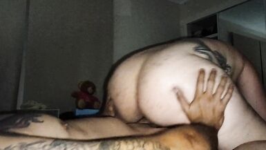 Sexywifeddは、私が彼女に大きな厚いクリープを与える前に、私の大きなペニスでハードザーメンをtwerks。