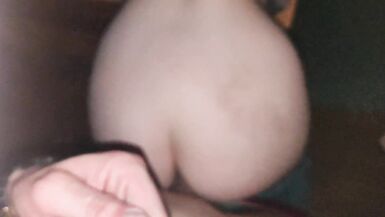 Une voisine me rend visite la nuit pour que je puisse bien la baiser quand son conjoint part au travail - 10 image