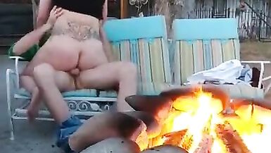 La femme du voisin samuse avec sa bite (60FPS HD)