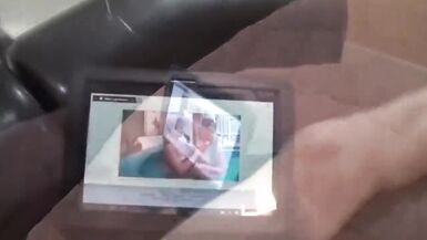 Slutty Mom Wathcing Young Boy Abspritzen - 3 image