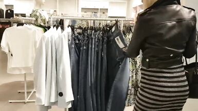 Public Masturbation in Changing Room-super Hot Girl