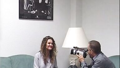 deutscher porno produzent bumst alles was ihm vor die kamera laeuft - 15 image