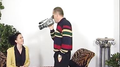 deutscher porno produzent bumst alles was ihm vor die kamera laeuft - 7 image