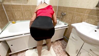 Anal mother I'd like to fuck beneath the petticoat is always accessible when the penis needs to relax in a large butt - 4 image