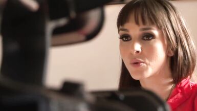 Cheveux nus, fente humide, creampie, âge légal, adolescente