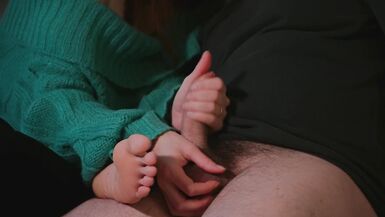 This Guy can't assist but surrender to her feet & hands and cum hard on her soles groaning - 10 image