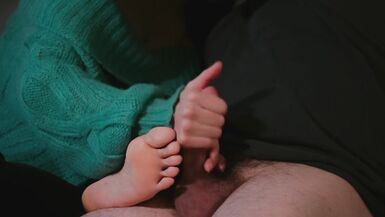 This Guy can't assist but surrender to her feet & hands and cum hard on her soles groaning - 15 image