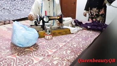 Desi Bhabhi ko Tailor ne Naap Late Late Chod Dala - 2 image