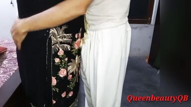 Desi Bhabhi ko Tailor ne Naap Late Late Chod Dala - 6 image