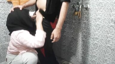 Hawt Desi Fuck with my pretty Secretary in the office Bath - 9 image
