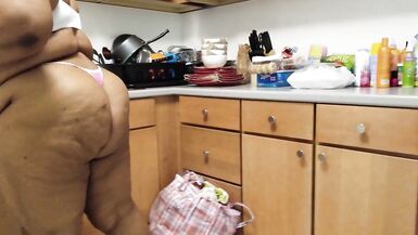 big beautiful woman gives the moving chap a admirable tip - 15 image
