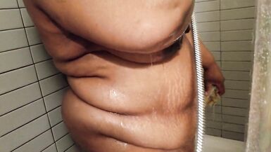 hot ebon big beautiful woman takes a shower - 12 image