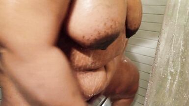 hot ebon big beautiful woman takes a shower - 14 image